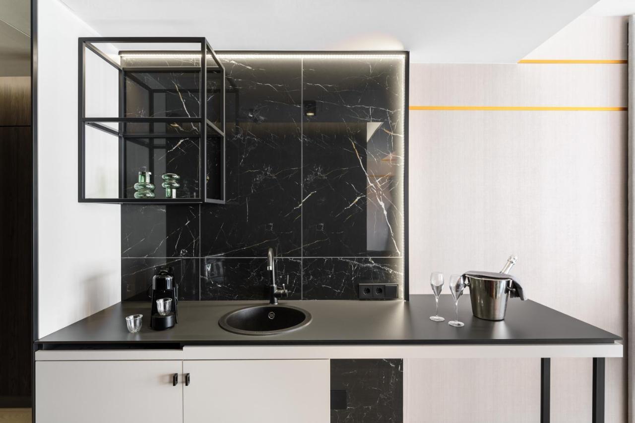 Emerald Downtown Luxury Suites By Continental Group Budapest Bagian luar foto
