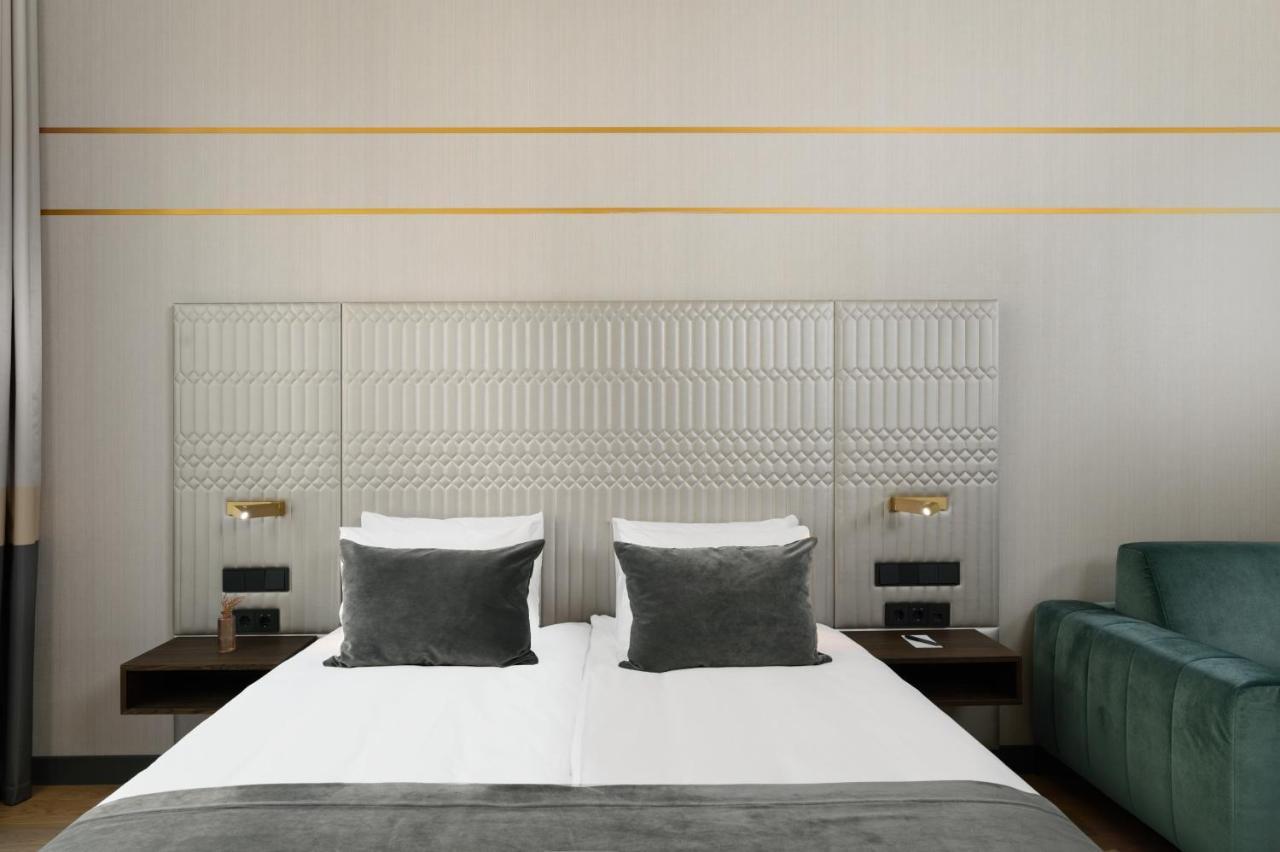 Emerald Downtown Luxury Suites By Continental Group Budapest Bagian luar foto