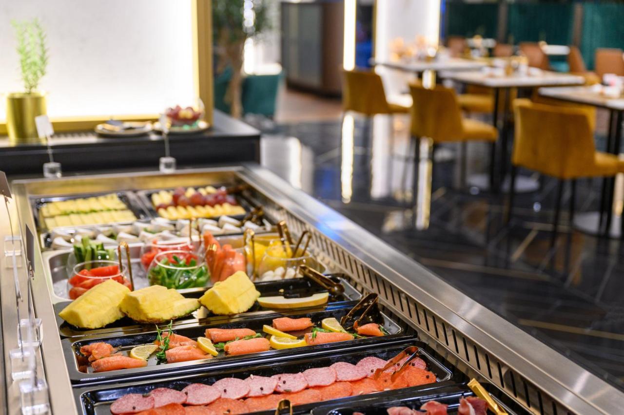 Emerald Downtown Luxury Suites By Continental Group Budapest Bagian luar foto