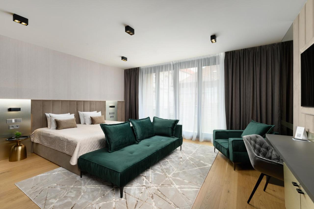 Emerald Downtown Luxury Suites With Hotel Services Budapest Bagian luar foto