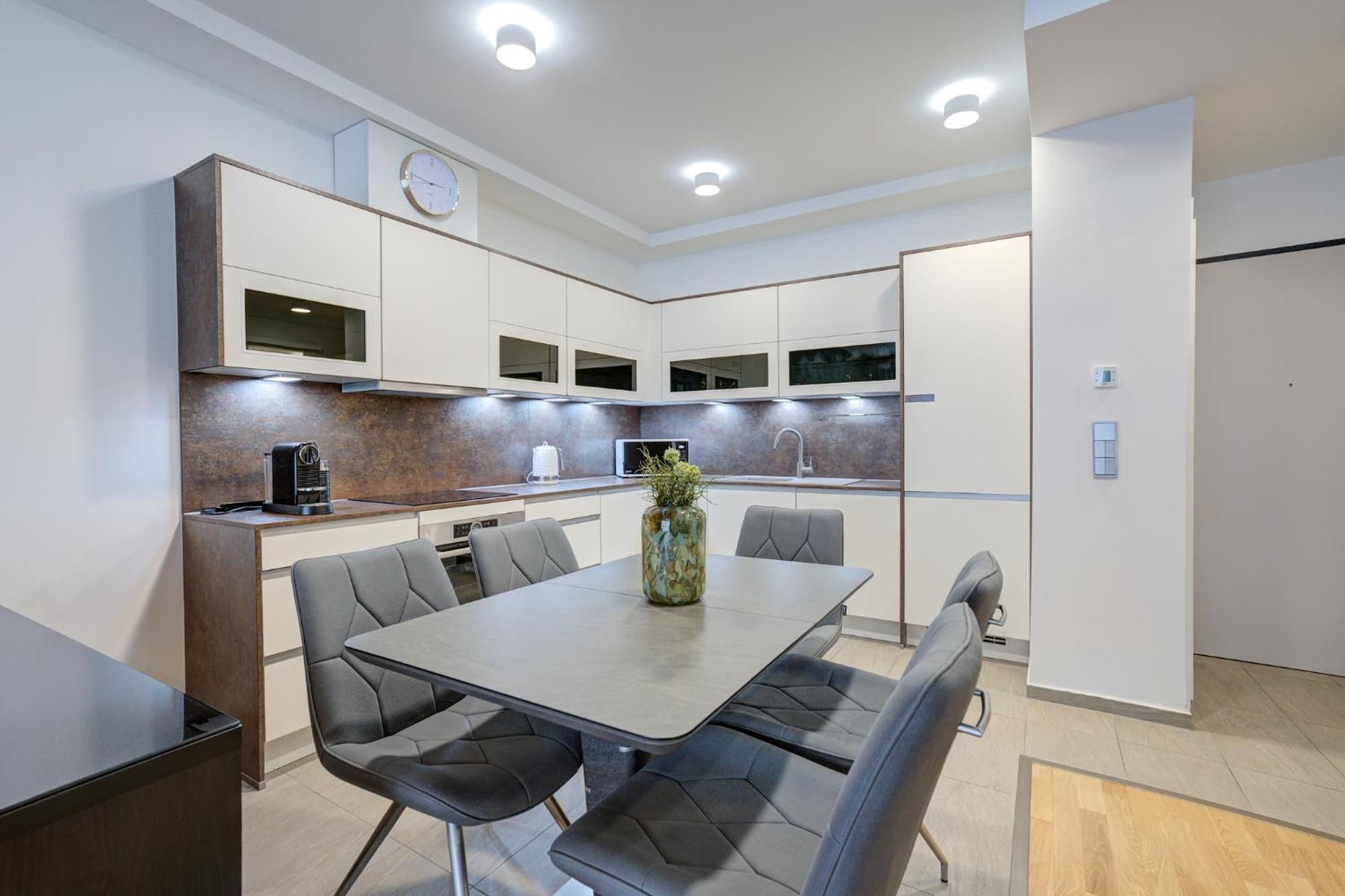 Emerald Downtown Luxury Suites By Continental Group Budapest Bagian luar foto
