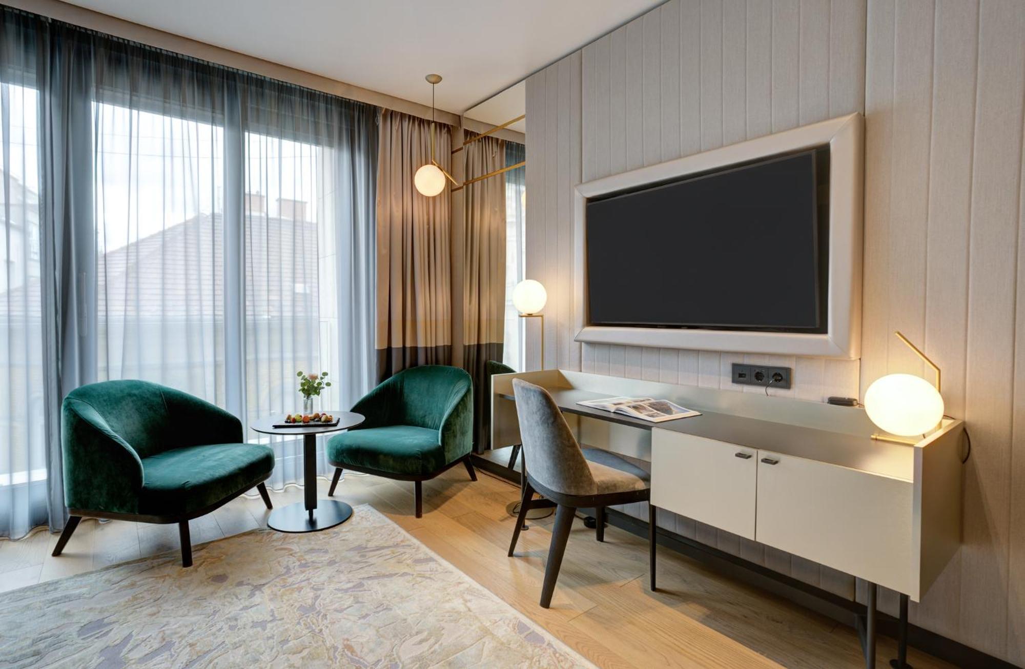 Emerald Downtown Luxury Suites By Continental Group Budapest Bagian luar foto